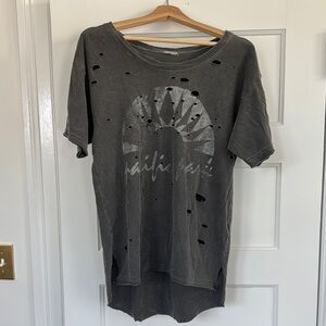 We The Free Distressed Gray Graphic T-Shirt Small